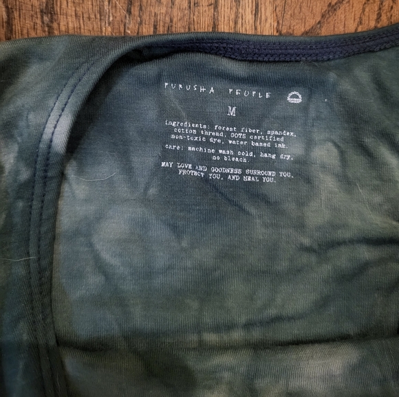 Purusha People Evergreen Retreat Set size Medium Boy Shorts + Ascent Top - Picture 2 of 9